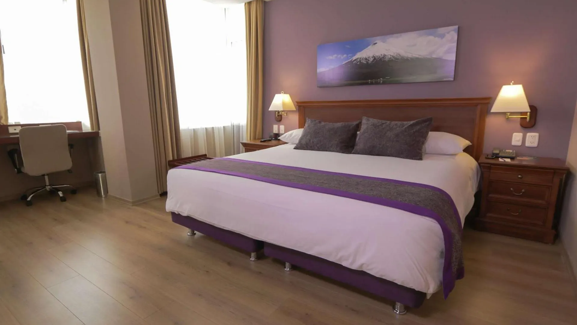 Mercure Alameda Quito 5*,