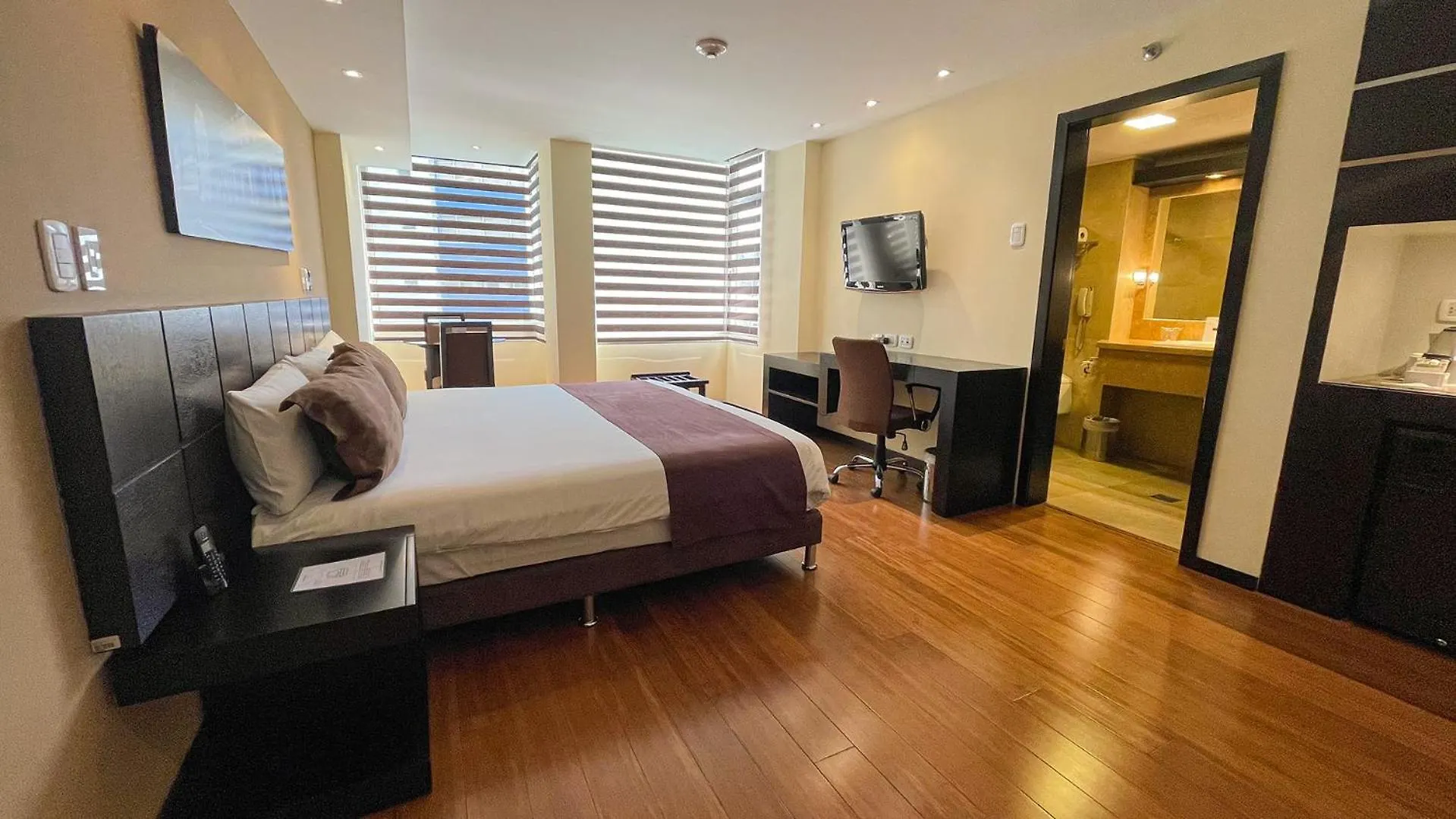 Mercure Alameda Quito 5*,