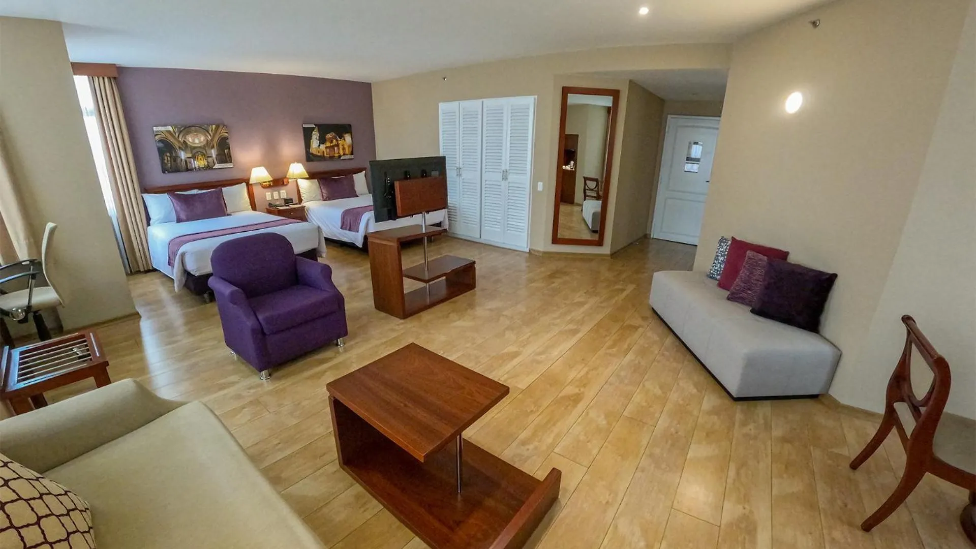 Mercure Alameda Quito 5*,